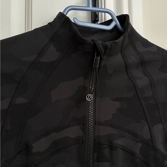 Lululemon define jacket (luon material) - Picture 3 of 5